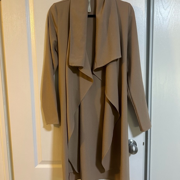 Long blazer wrap. Beige. Knee length. - Picture 3 of 3